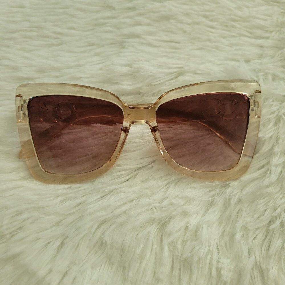 Oversized Cat Eye Sunglasses